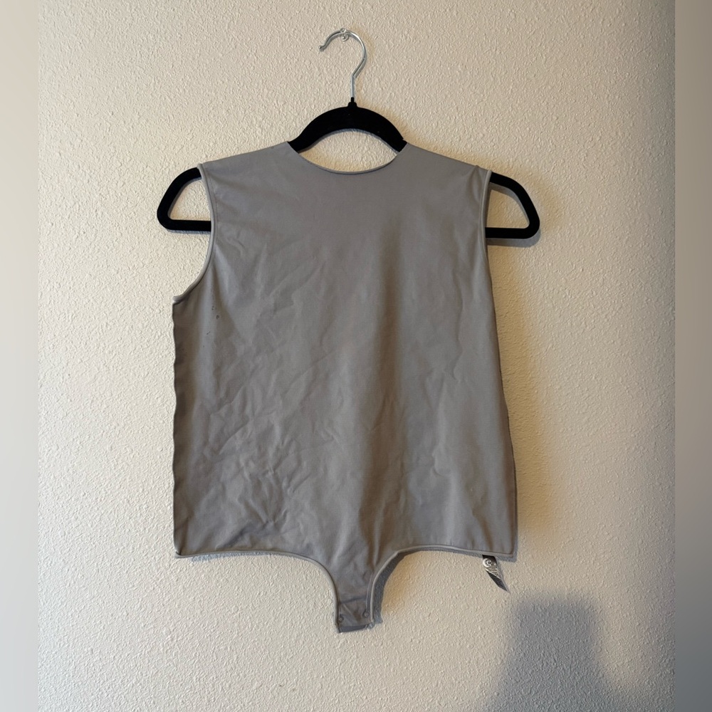 SKIMS ESSENTIAL CREW NECK SLEEVELESS BODYSUIT 4X/5X - Picture 2 of 3
